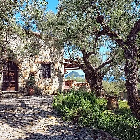 Leeda's Village Hotel