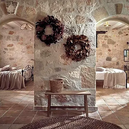 Hotel Leeda's Village