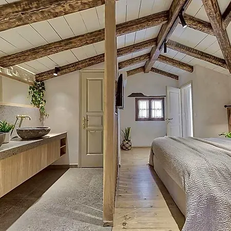 Leeda's Village 4*