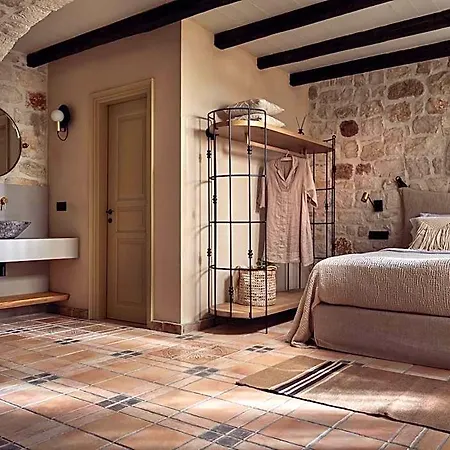 Hotel Leeda's Village